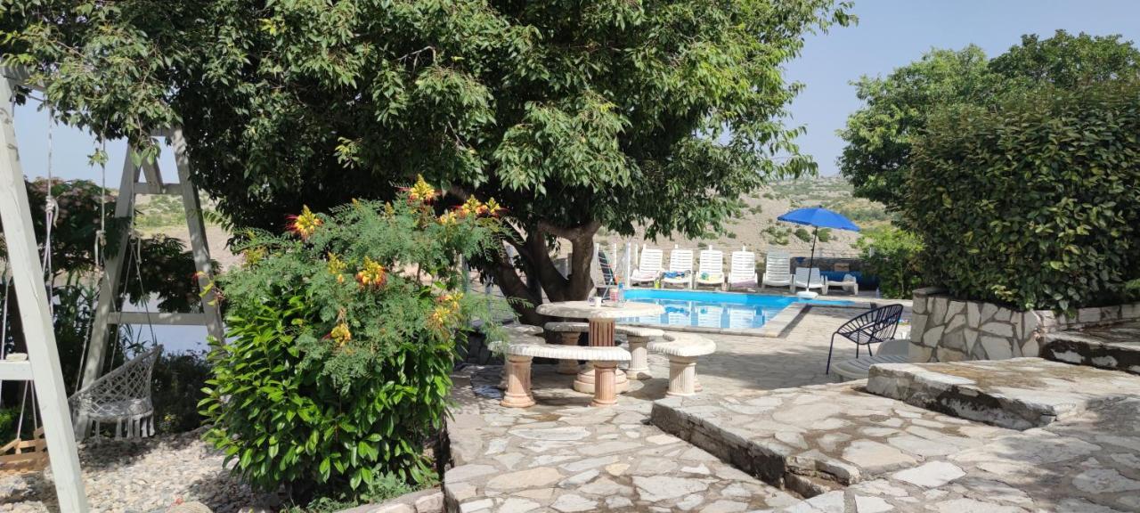 Resort Haus Toma Cesarica Exteriör bild