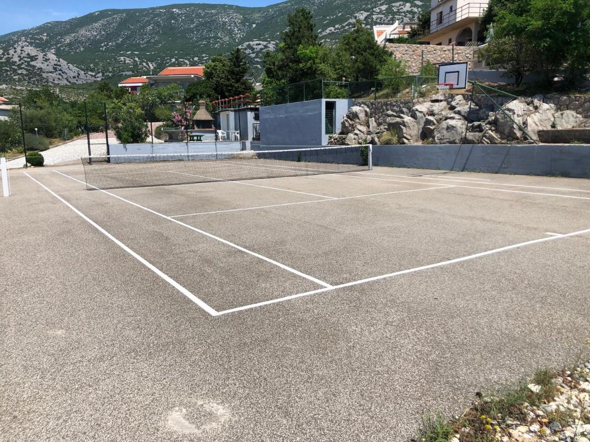 Resort Haus Toma Cesarica Exteriör bild