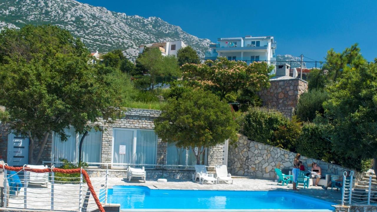 Resort Haus Toma Cesarica Exteriör bild