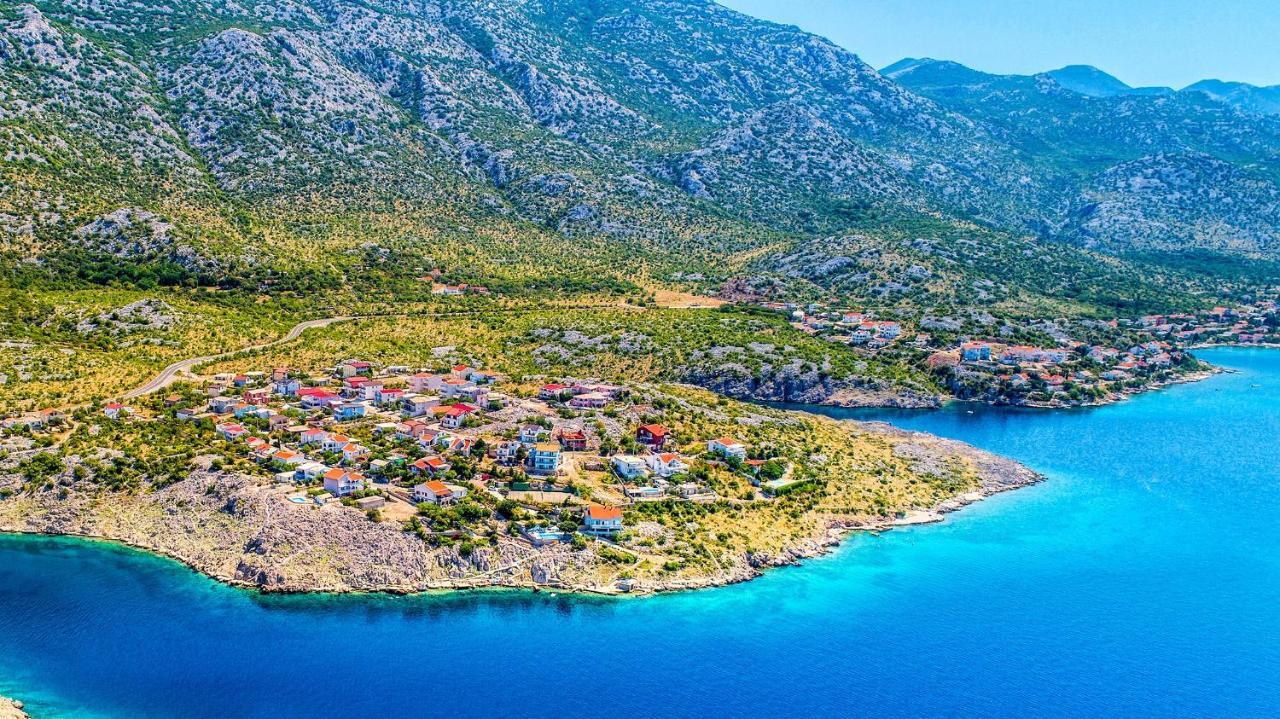 Resort Haus Toma Cesarica Exteriör bild
