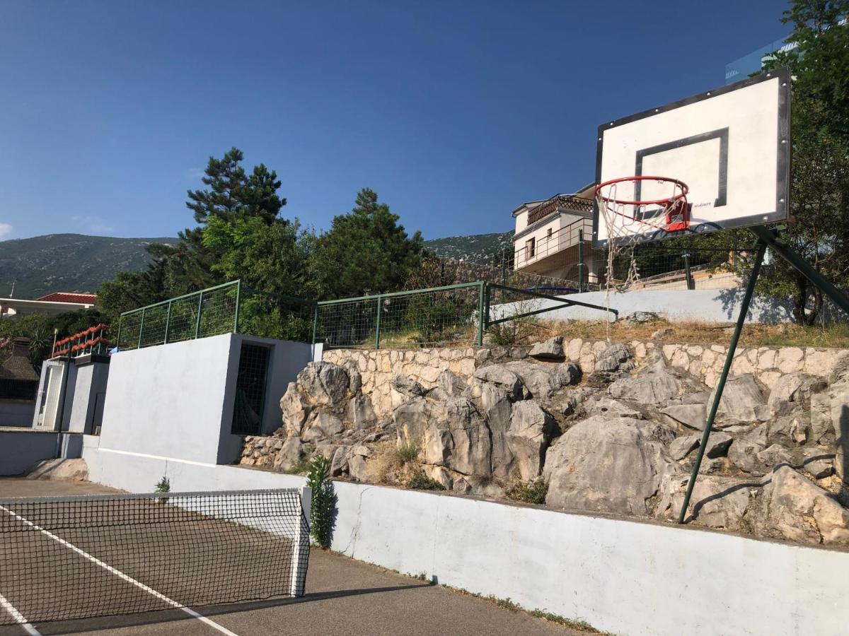 Resort Haus Toma Cesarica Exteriör bild
