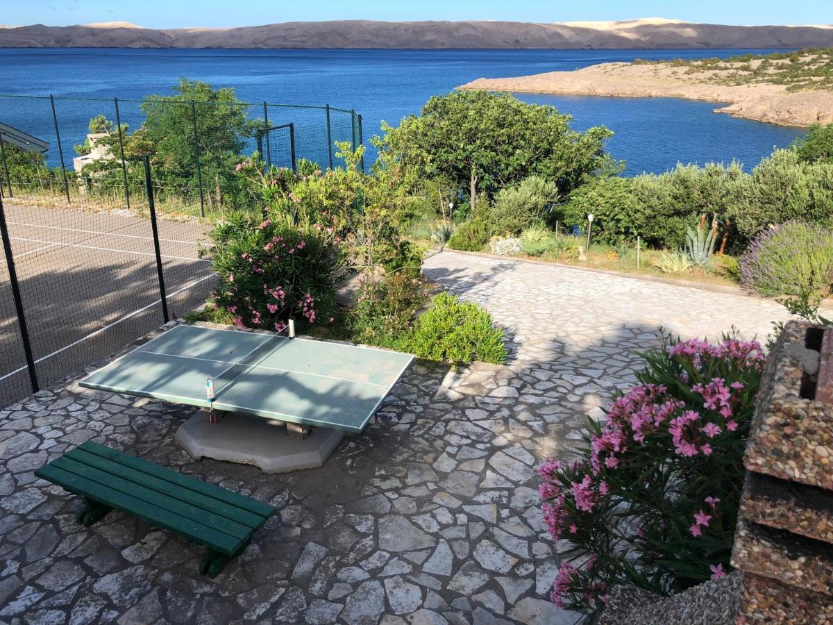 Resort Haus Toma Cesarica Exteriör bild