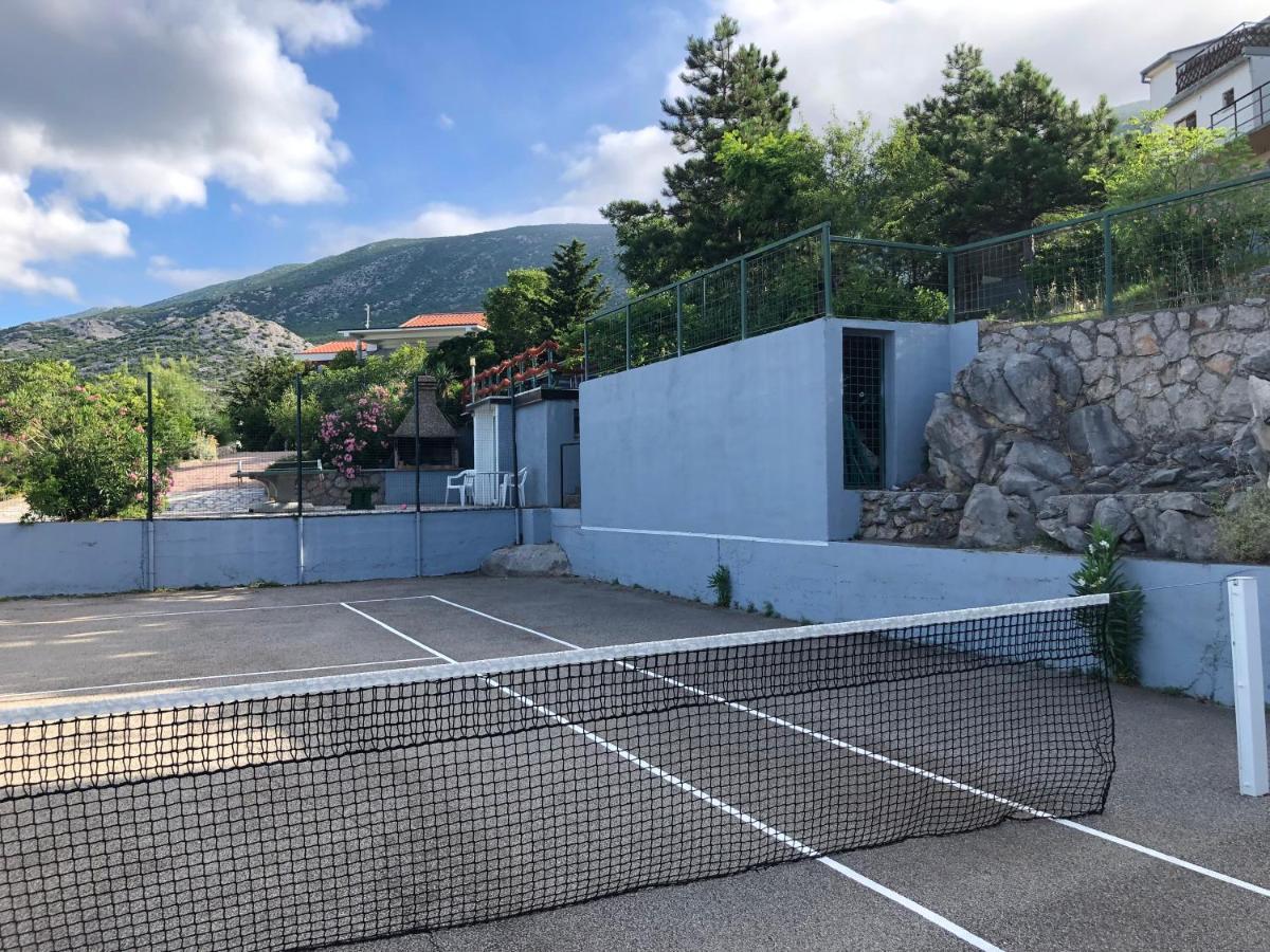 Resort Haus Toma Cesarica Exteriör bild